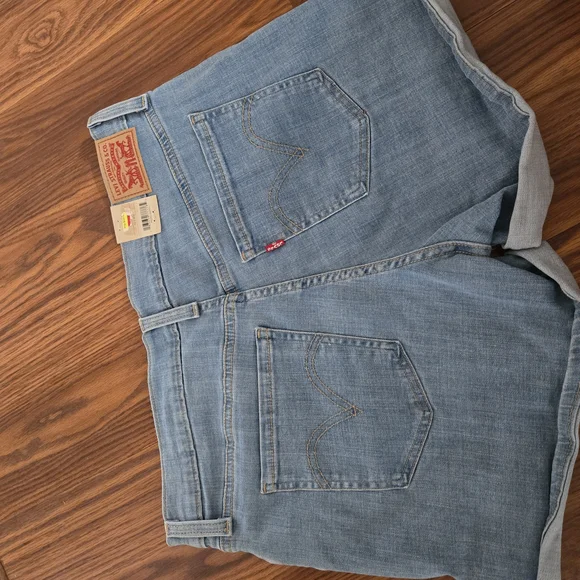 Levi's Light Blue Denim Shorts Mid- Rise Mid-Length Size 12 - Picture 5 of 6